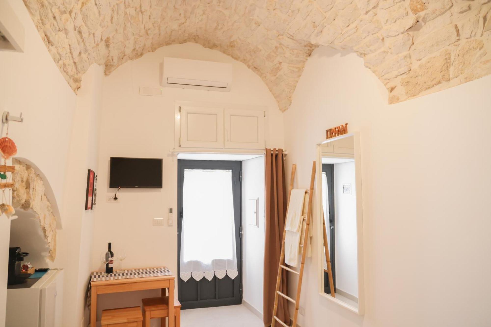 Room 20 - Piccola Camera In Pietra Bianca Giovinazzo Ngoại thất bức ảnh